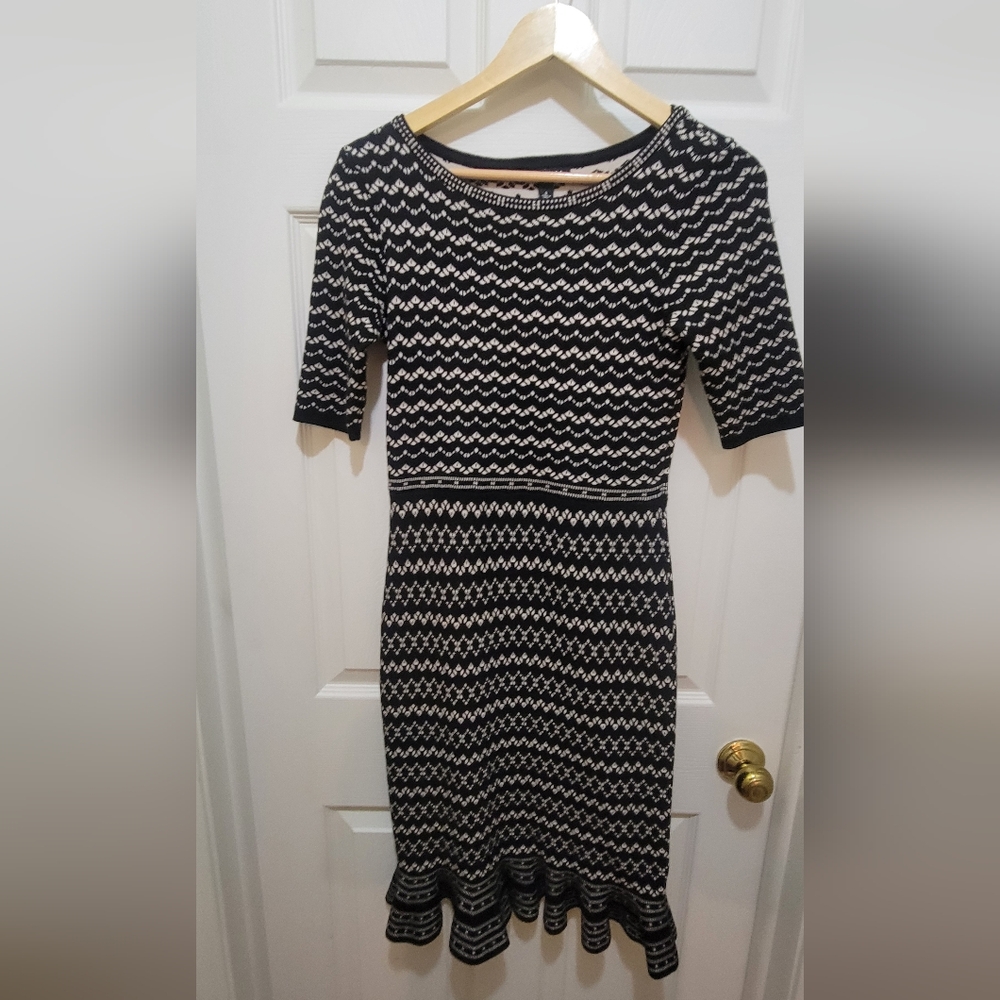 Roz & Ali Black and Tan Zigzag Midi Dress